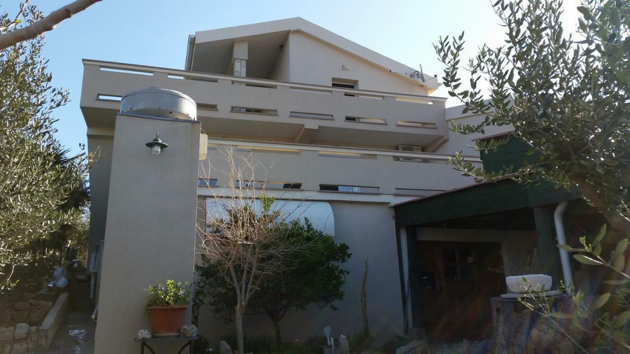 Apartments With A Parking Space Kolan, Pag - 16482 Buitenkant foto